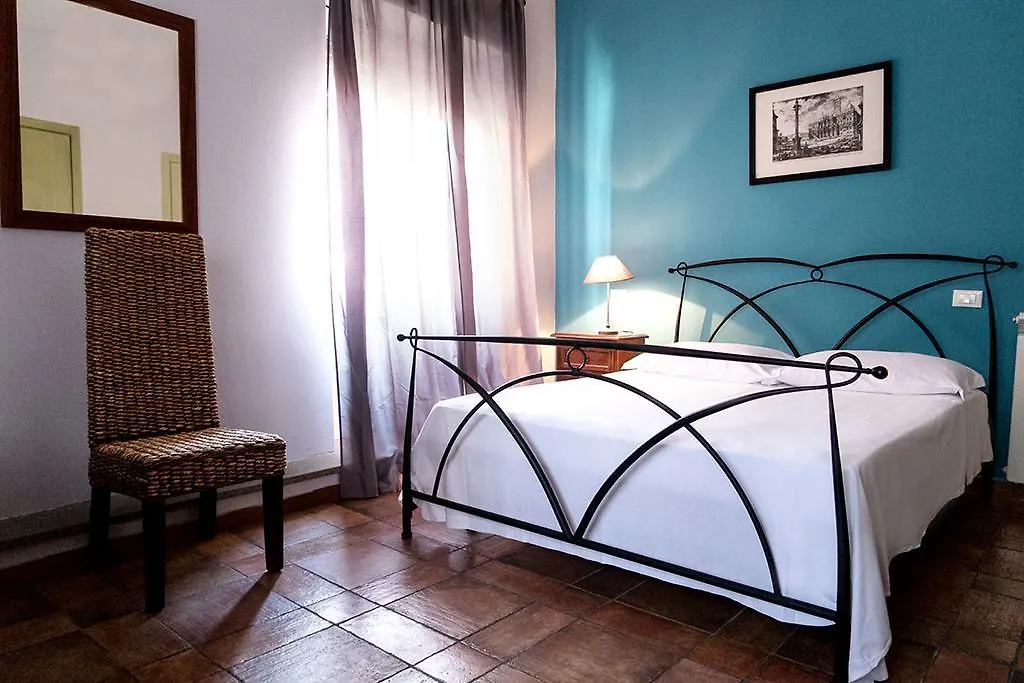 Bb Trastevere Station - Room3 ローマ 2*,  イタリア